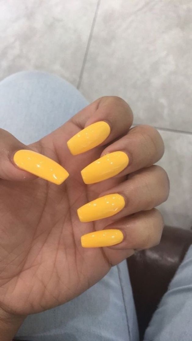 Fashion yellow nails 