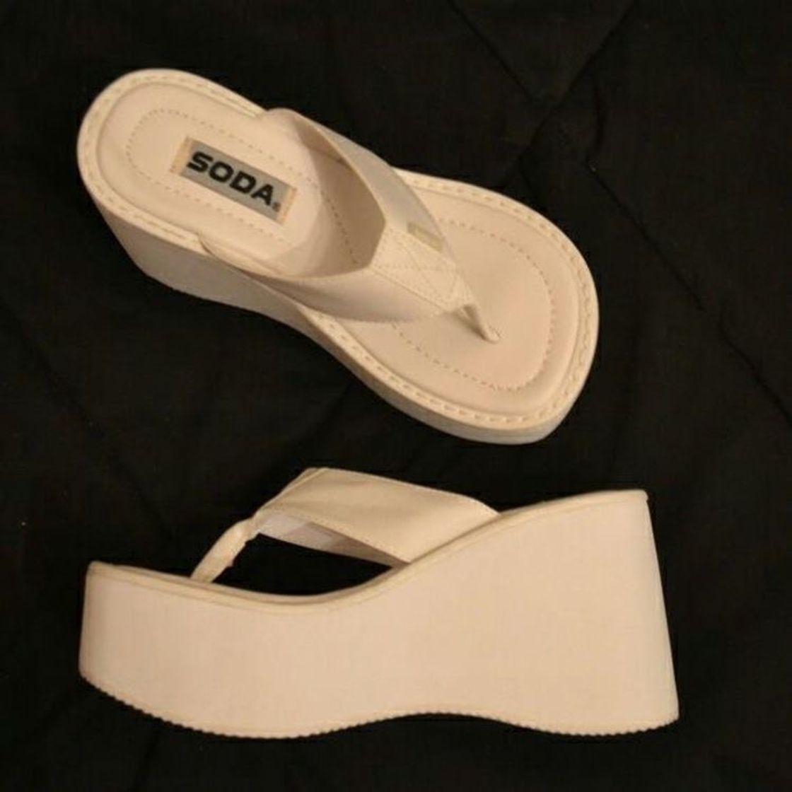 Moda White thong platform 