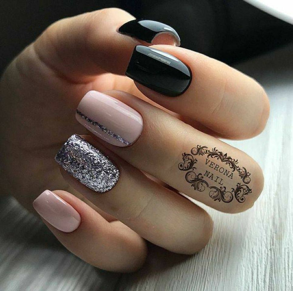 Moda Mais menininhas essas unhas