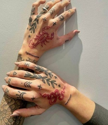 Tatuagem nas mãos 