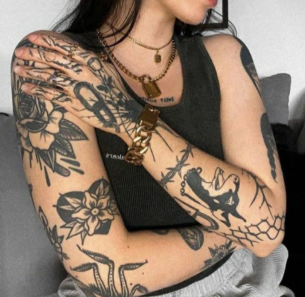 Moda Tatuagem nas mãos 