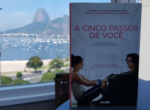 Livro “A cinco passos de você”