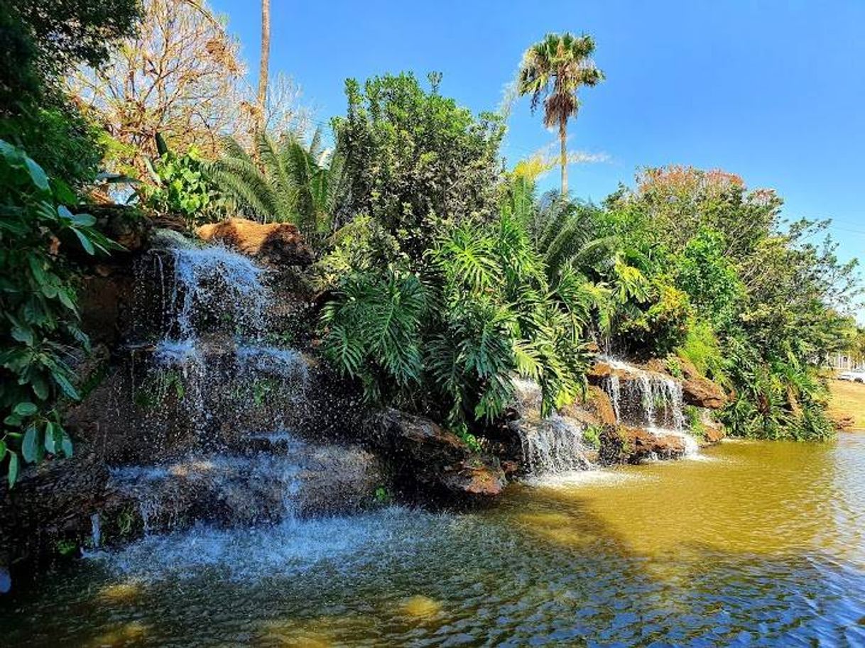 Place Praça da Cachoeira