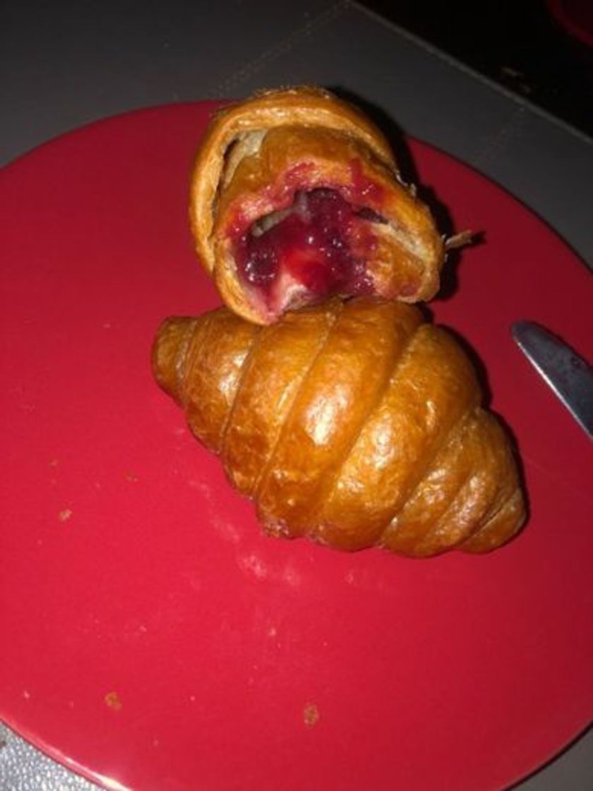 Moda croissant com geleia de frutas vermelhas 🤩🤩