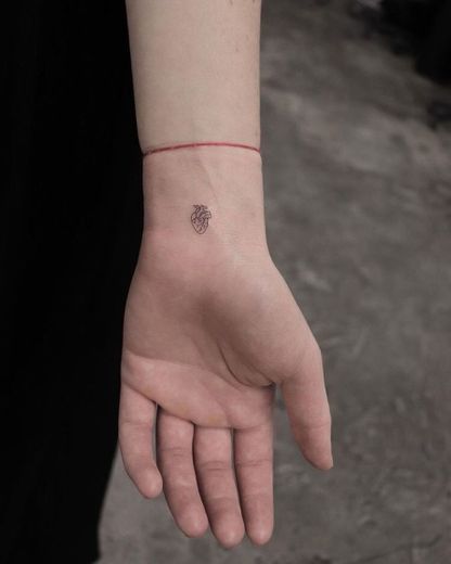 Tatuagem minimalista 