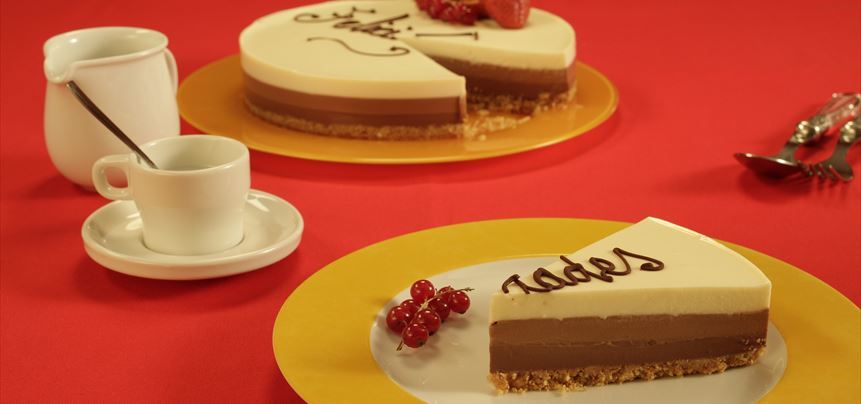 Moda Tarta a los tres chocolates | Nestlé Cocina