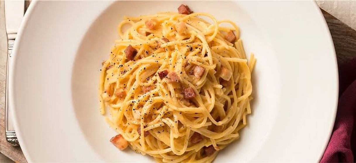 Fashion Macarrão ao molho carbonara