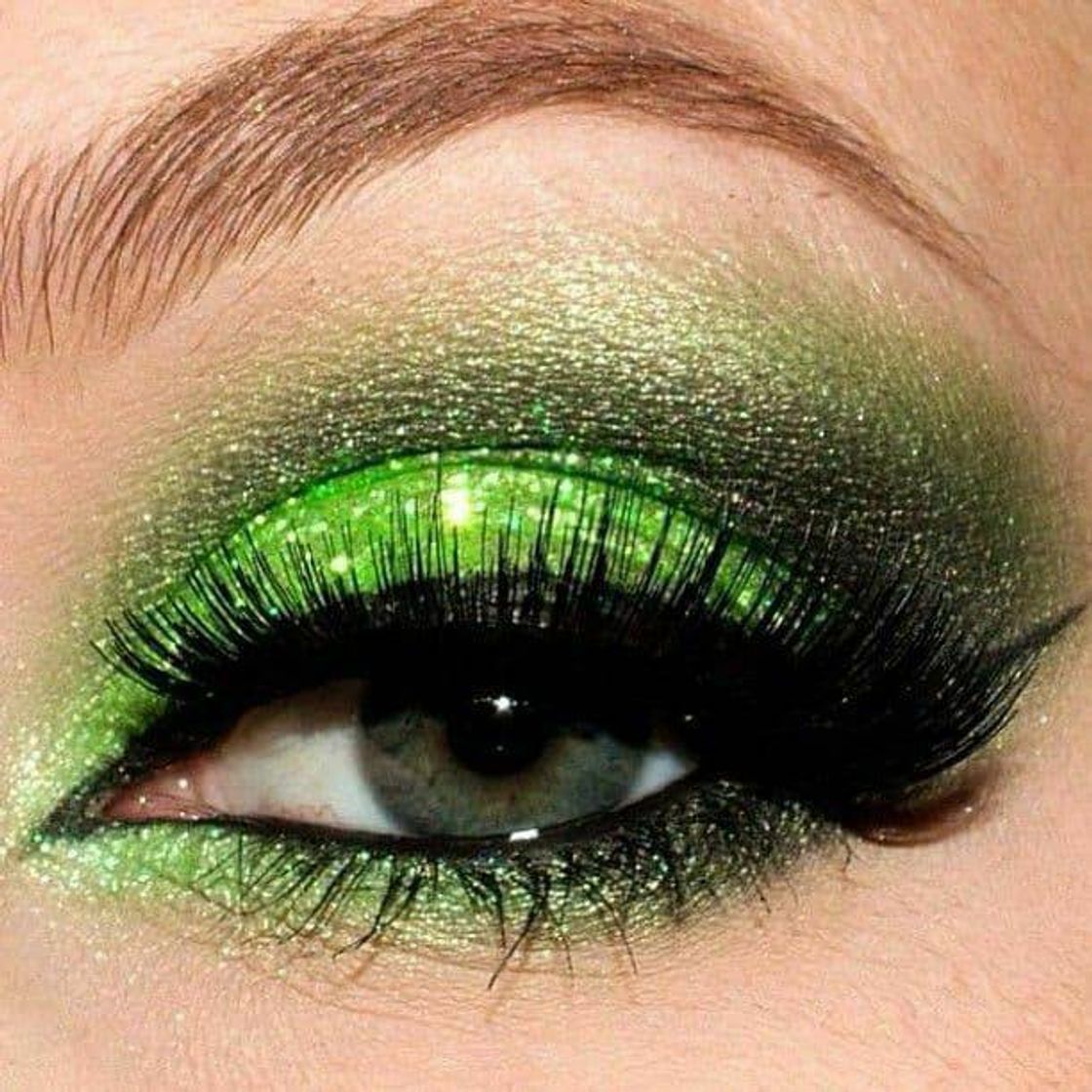 Moda Green Eyeshadow Looks for St