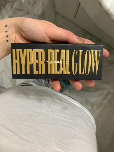 HYPER REAL GLOW PALETTE