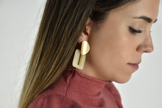 PENDIENTES CUADRADO Y DORADO