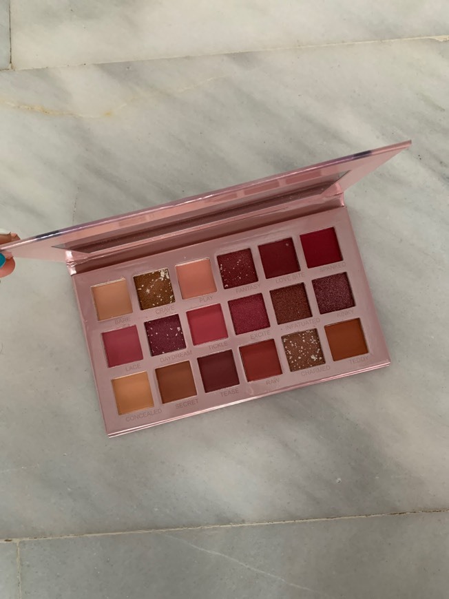 Moda The New Nude Palette - Palette di ombretti • HUDA BEAUTY ...