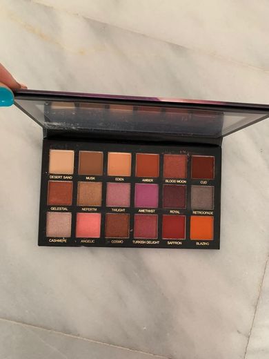 Desert Dusk Eyeshadow Palette
Paleta de sombras de ojos