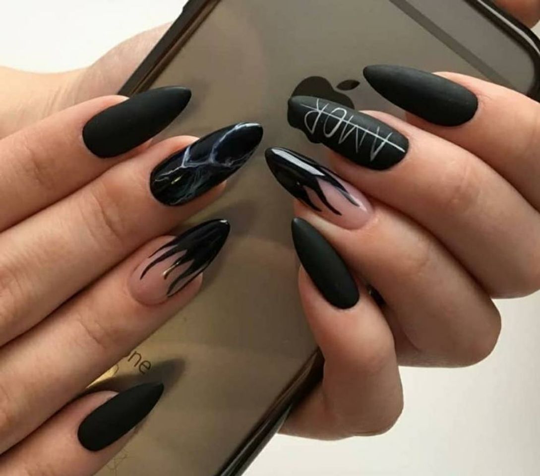 Moda Olhem a cor dessa esmaltação!😍💅🏼