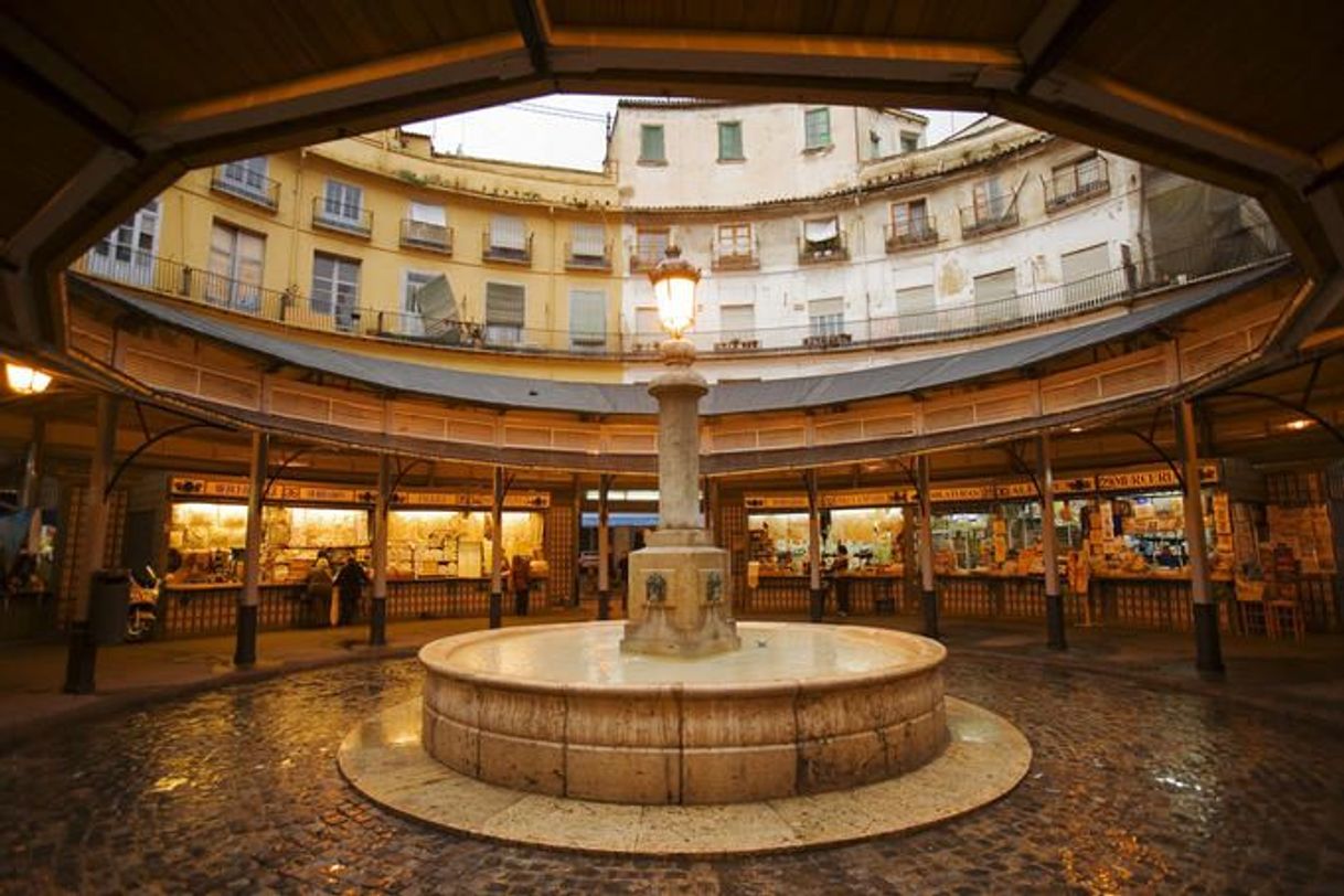 Place La Plaza Redonda Del Mueble
