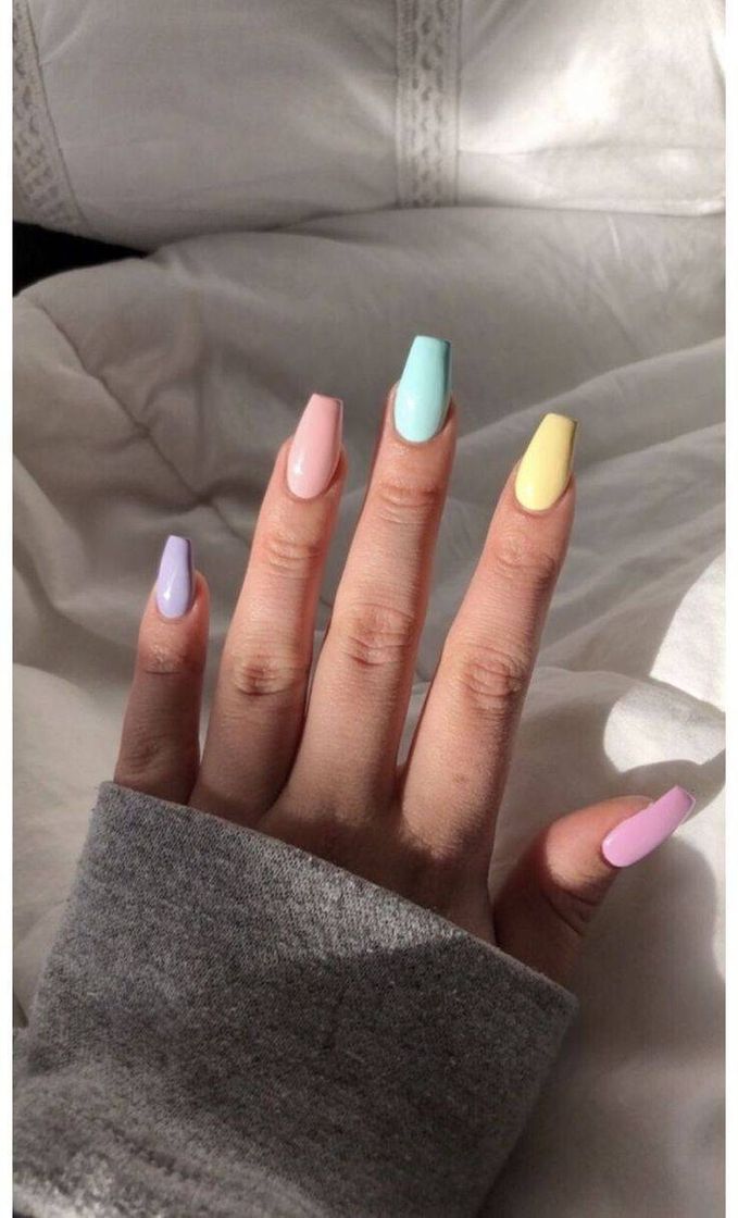 Moda nails aesthetic