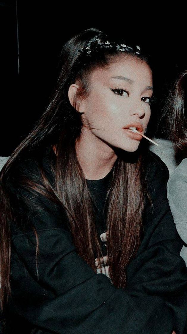 Moda Wallpaper - Ariana Grande