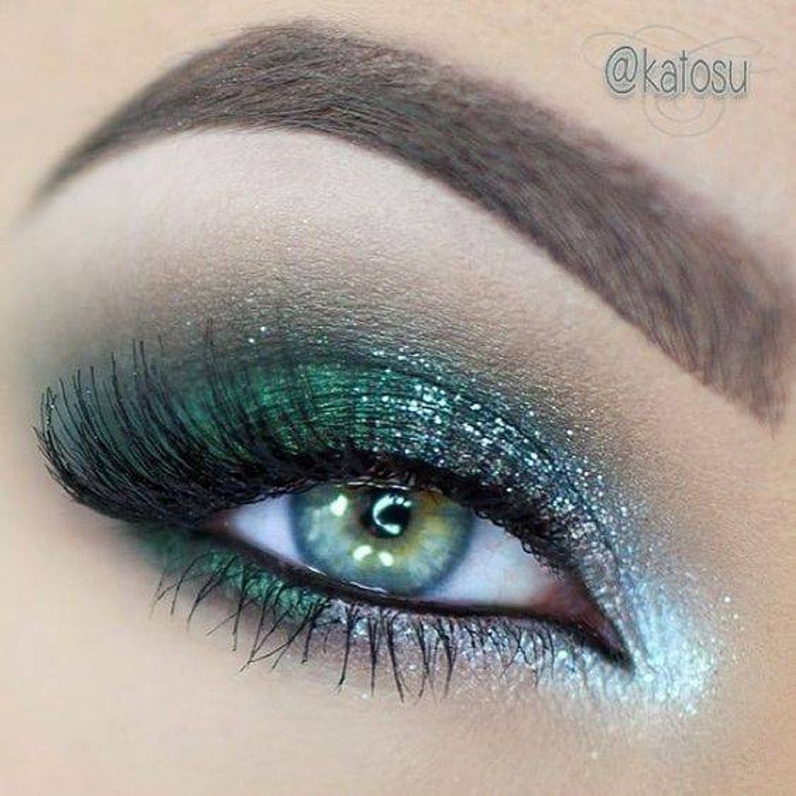 Fashion Uma linda sombra verde 😉