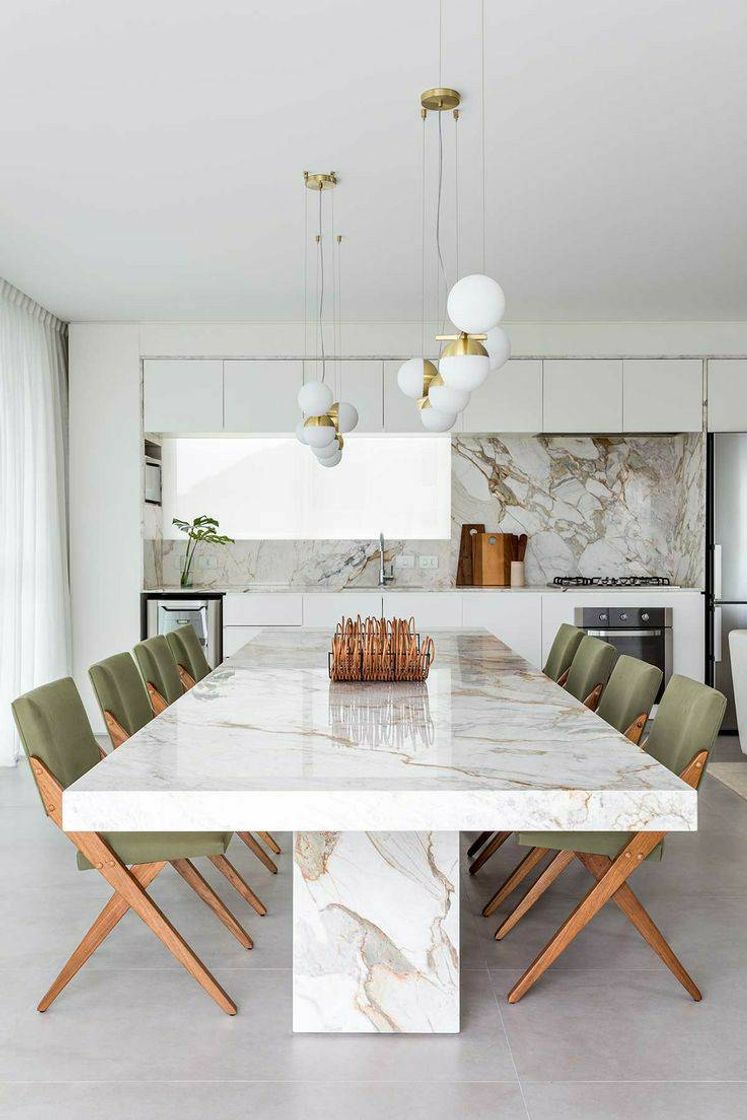 Moda dining table