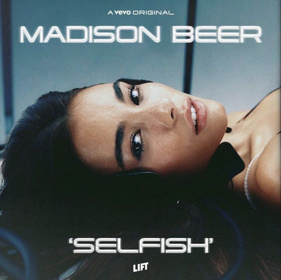 Moda Madison Beer - Selfish (Live Performance) 