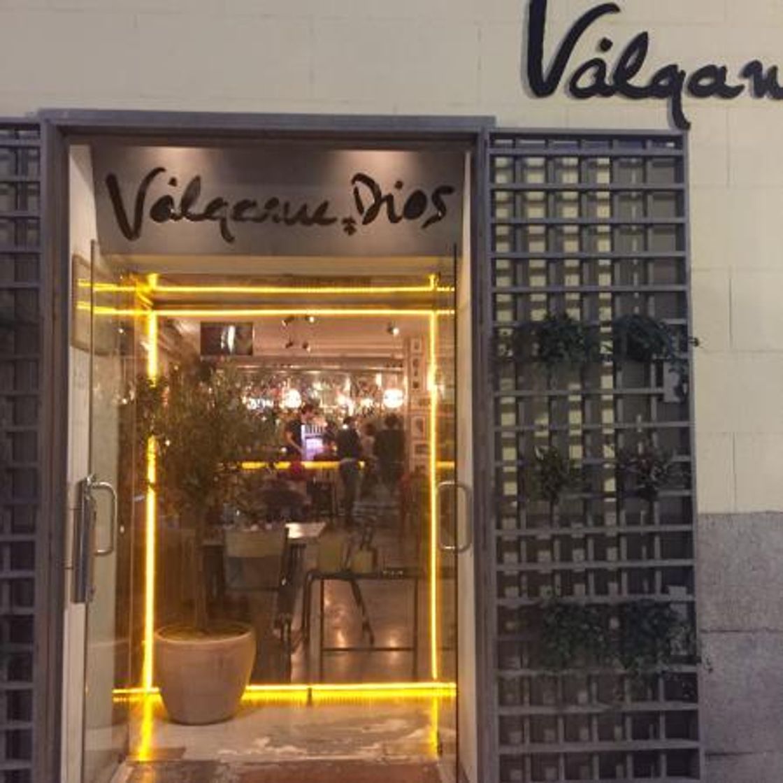 Restaurants Valgame Dios