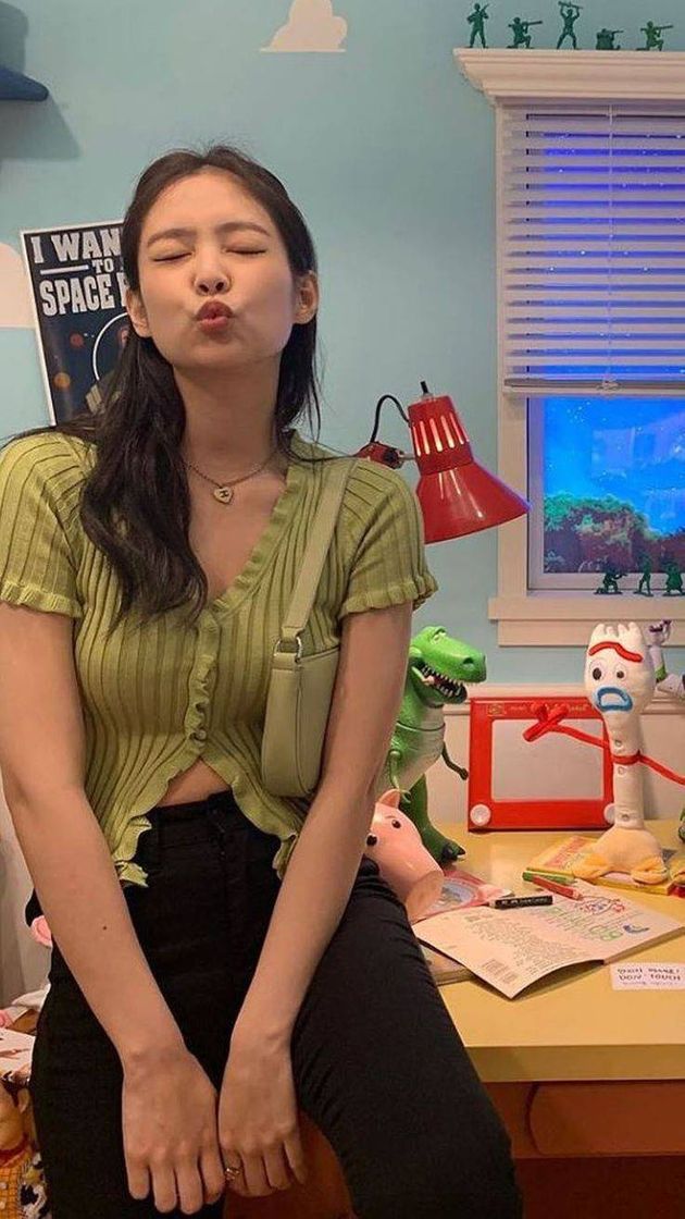 Social Jennie fashion 