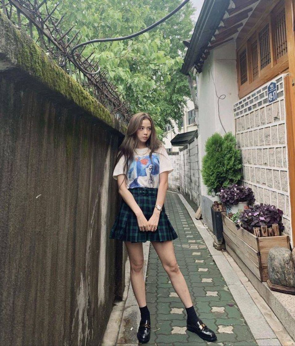 Social Jisoo fashion 