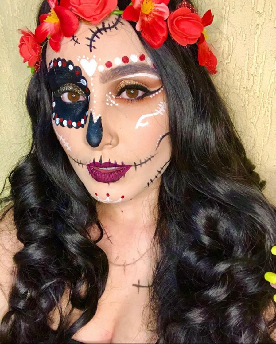 Fashion Maquiagem artística feita por mim tema: Caveira mexicana ❤️