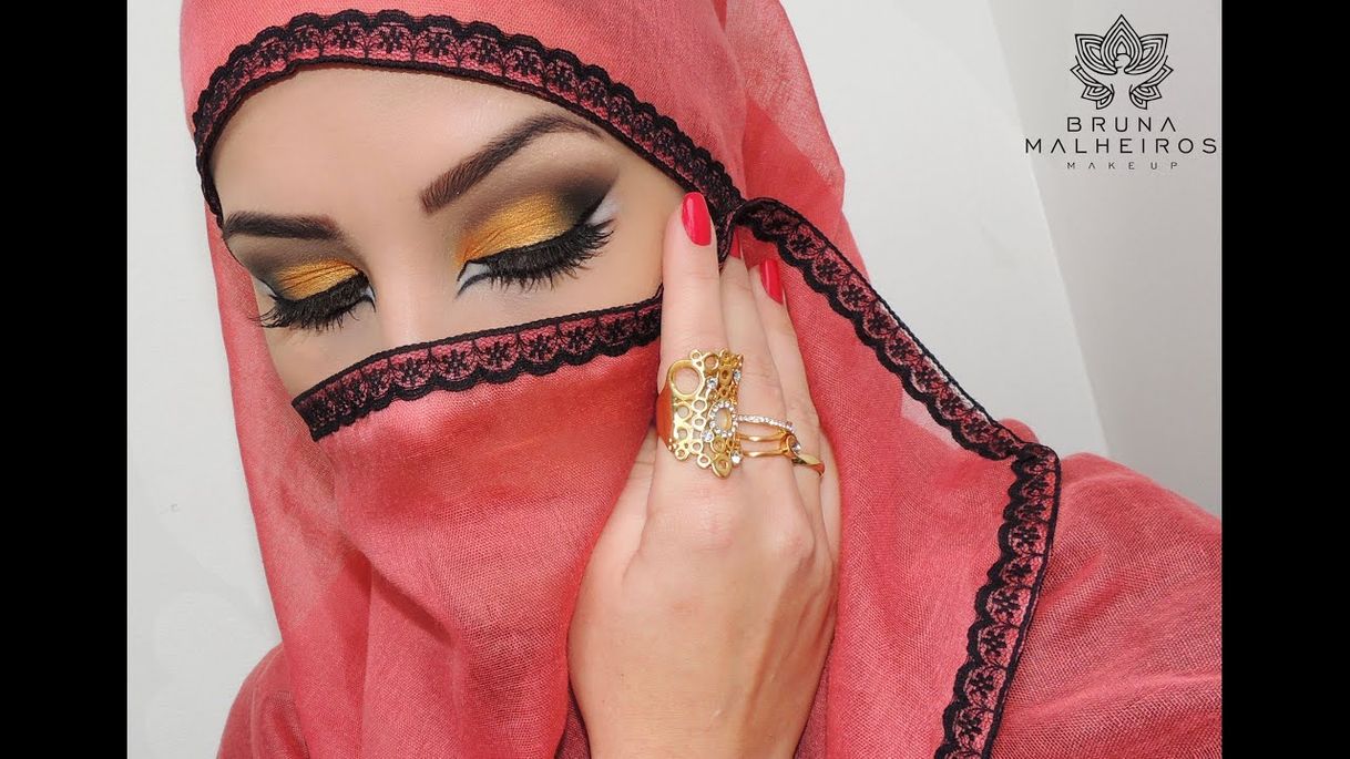 Social Copiando Maquiagem das Arabias 