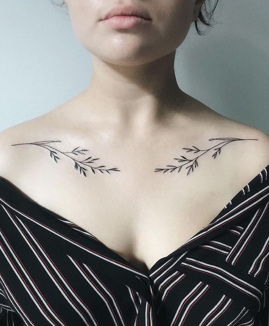 Moda Tattoo feminina na clavícula 