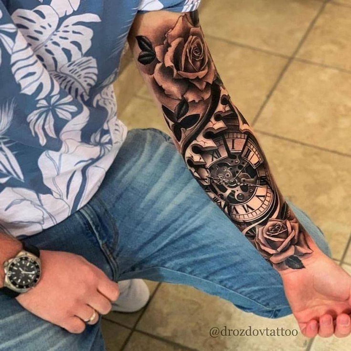Social Tattoo masculina relógio