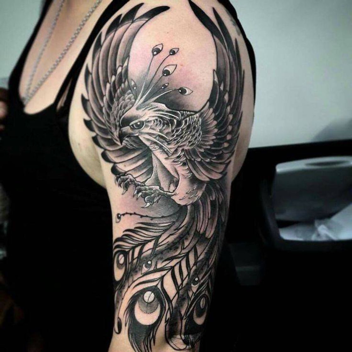 Social Tattoo feminina fênix