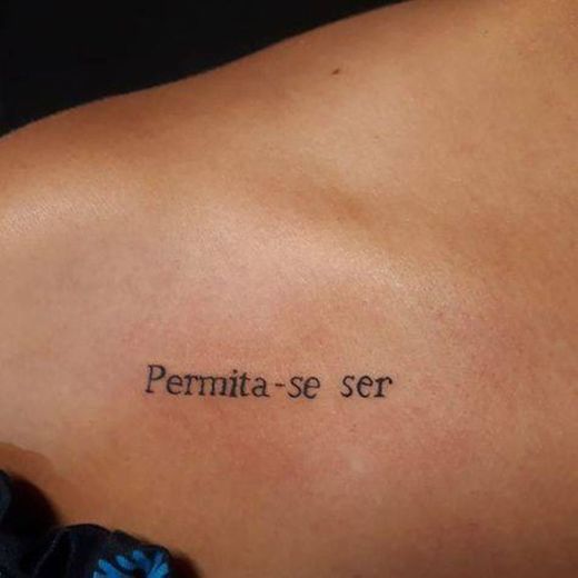 Tatuagem frase minimalista