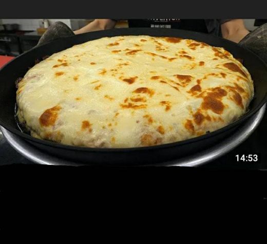 거대한 초대형 치즈 이불 피자 / giant cheese pizza - YouTube