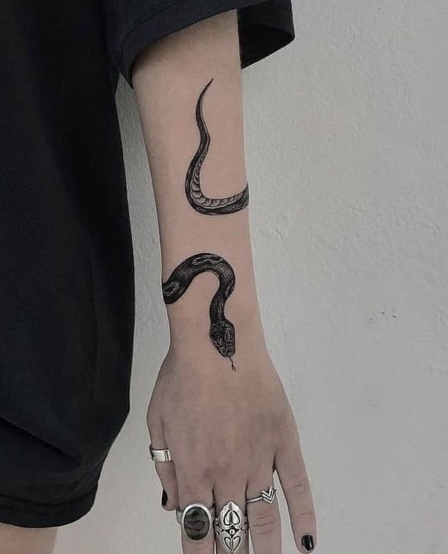 Moda tatuagem de cobra