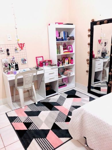 Quarto rosa simples💖