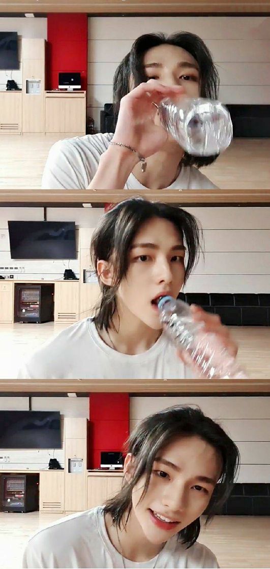 Fashion Hyunjin black long hair