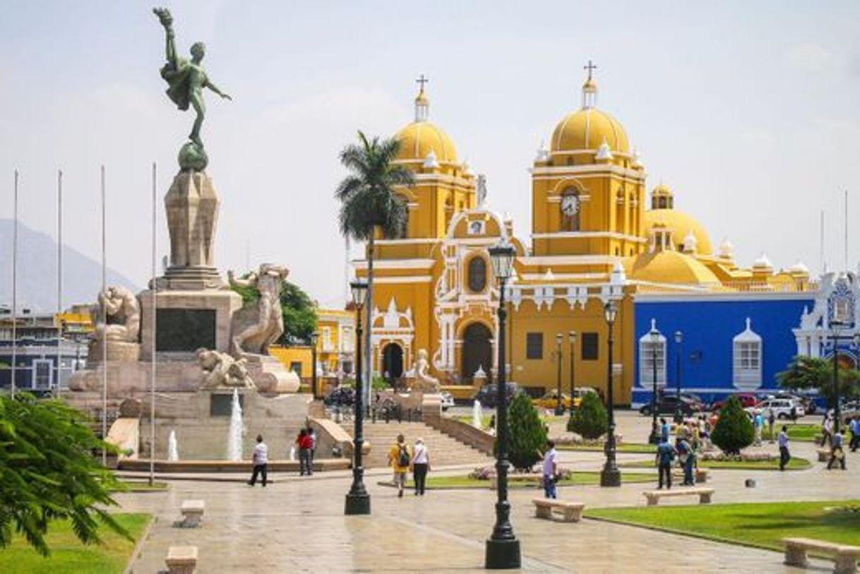 Place Plaza de Armas de Trujillo