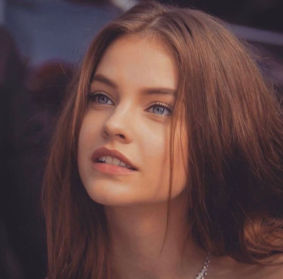 Fashion Bárbara Palvin. 