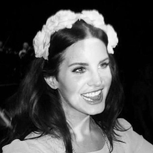 Lana Del Rey 🧚🏻‍♀️