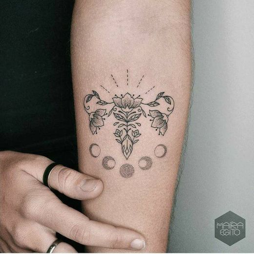 Tatuagem útero florido