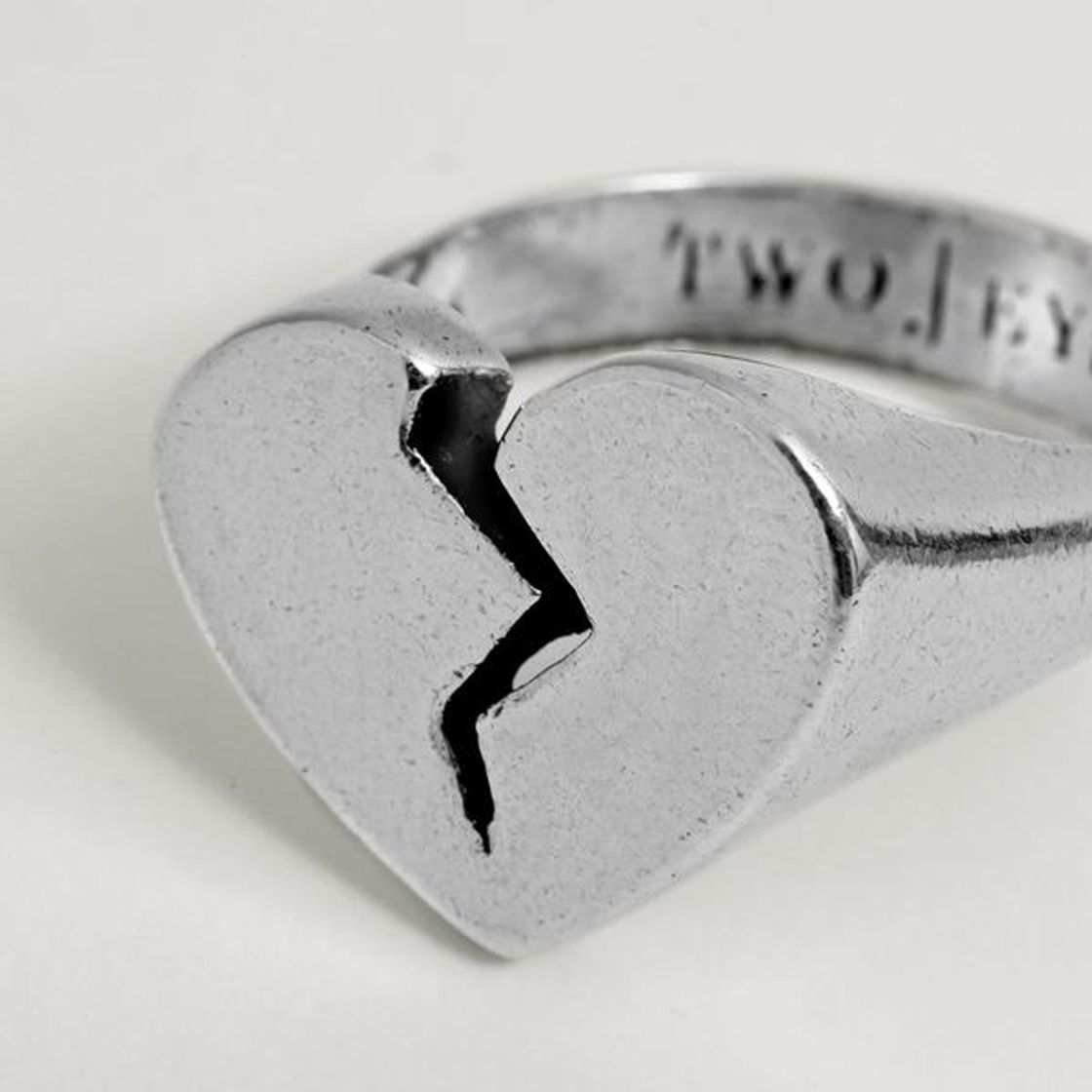 Fashion BROKEN HEART RING