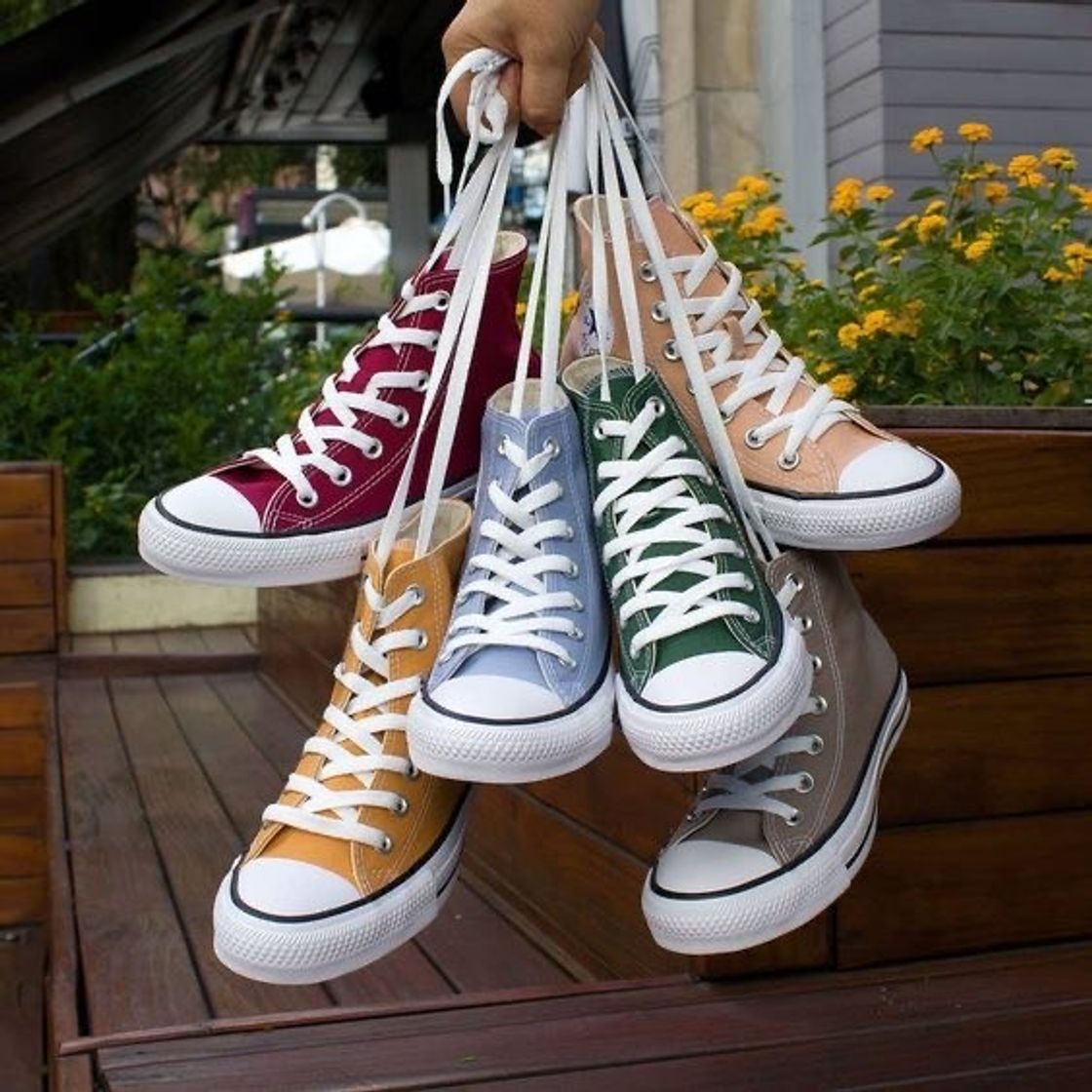 Fashion Converse con plataforma irregular byn