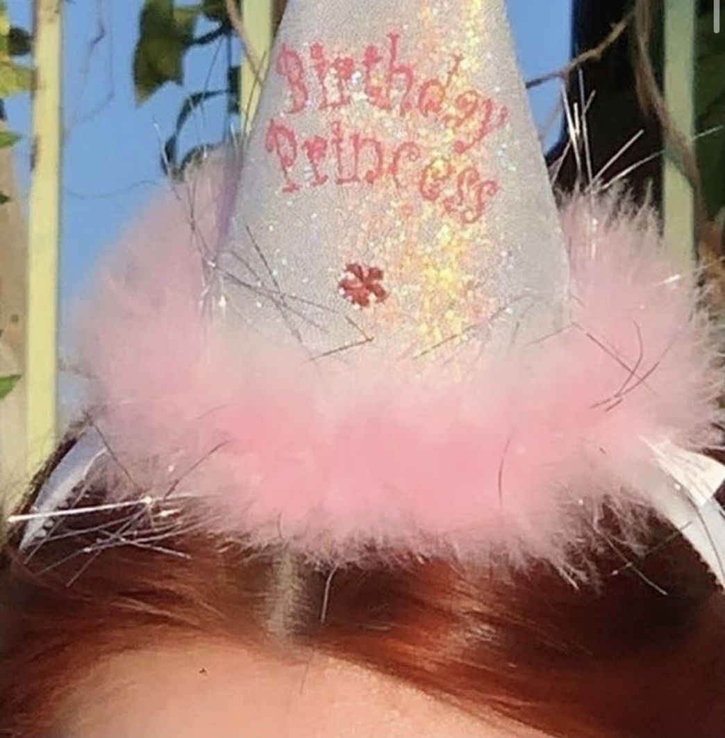 Moda You all need this little bright birthday hat