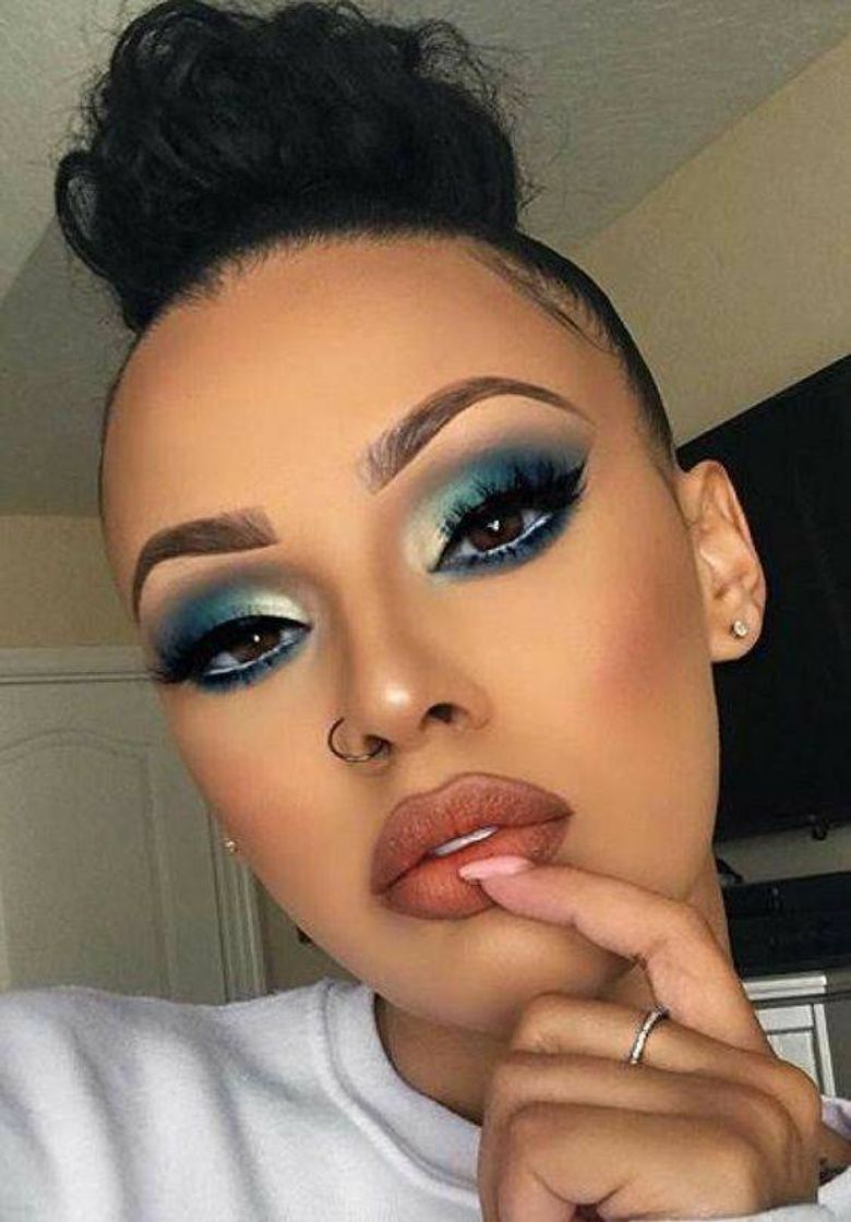 Social Make azul em pele negra 😍