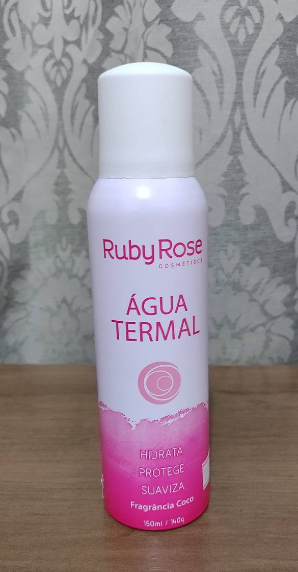 Social Água Termal - Ruby Rose