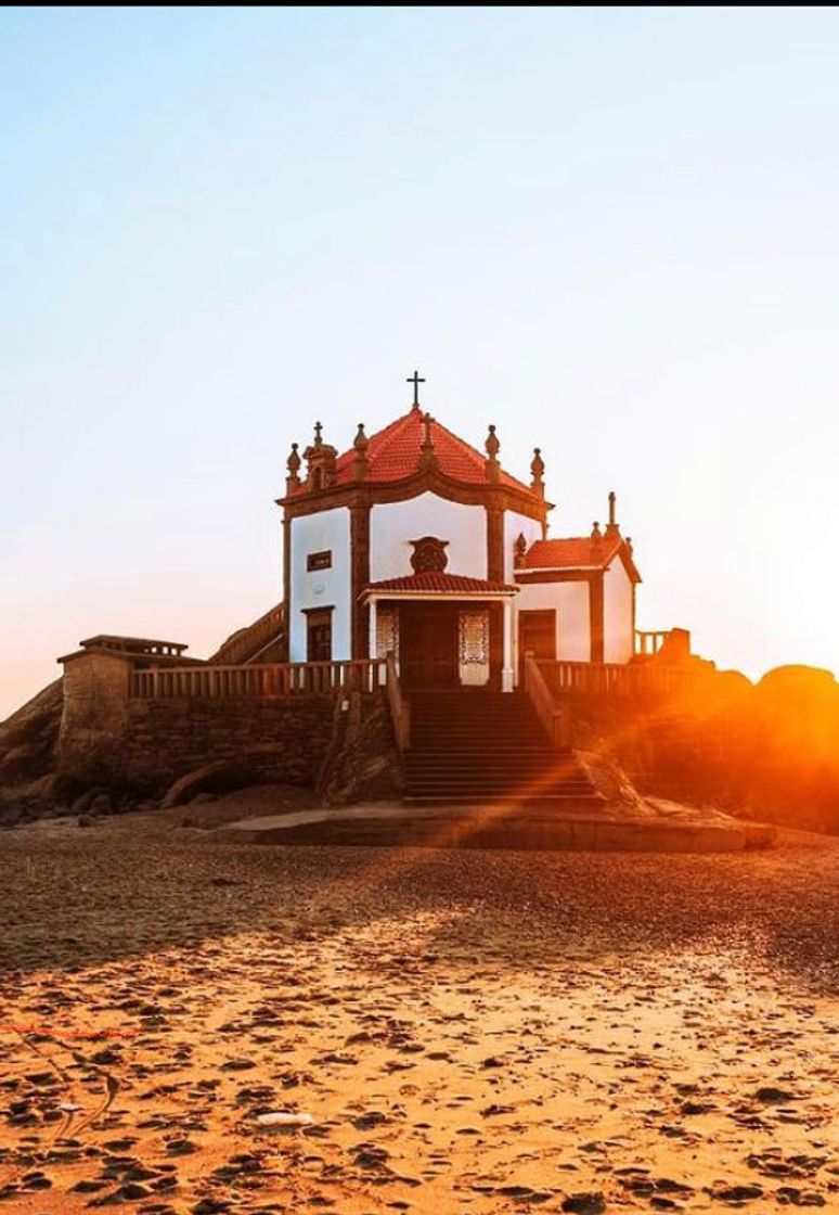 Lugar Capela do Senhor da Pedra - Miramar