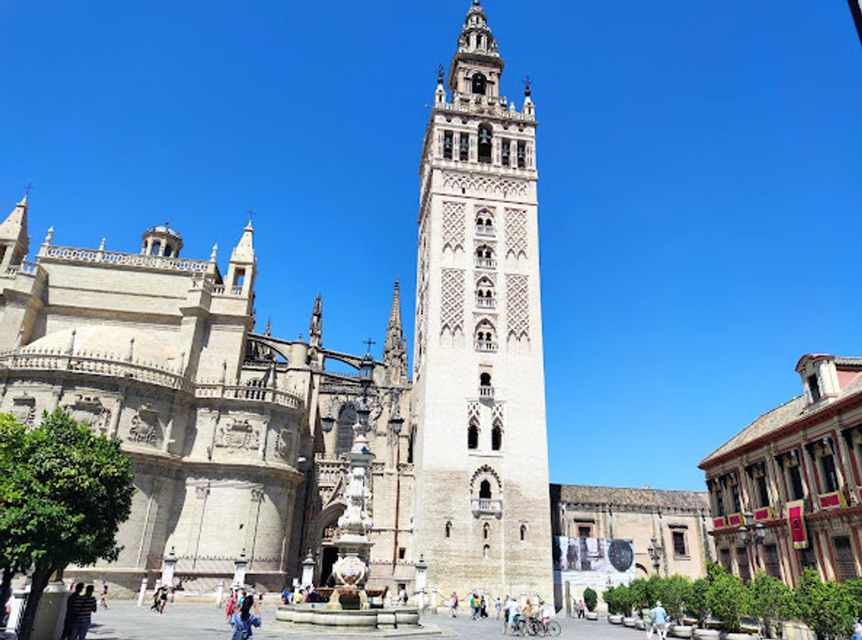 Lugar La Giralda 