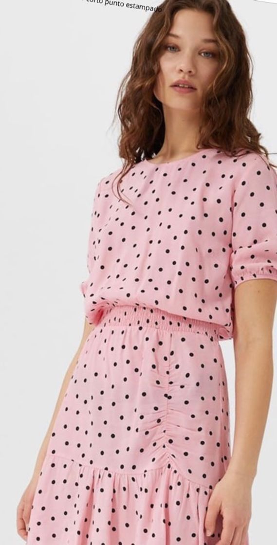 Moda Vestido de volantes rosa palo con lunares Stradivarius 