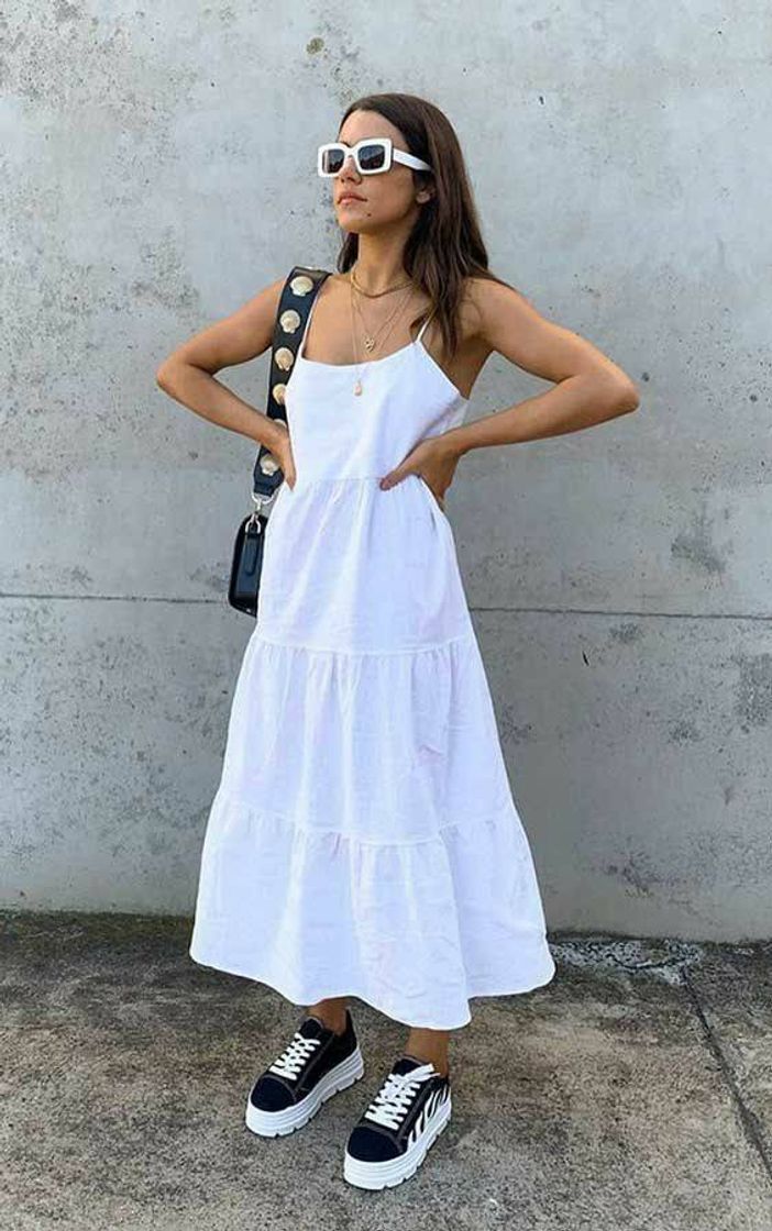 Moda vestido branco básico