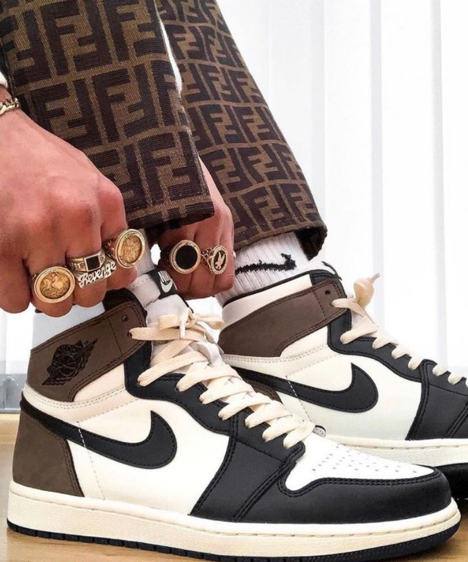 Social Air Jordan 1 Retro High OG Mocha 555088-105, Marrón